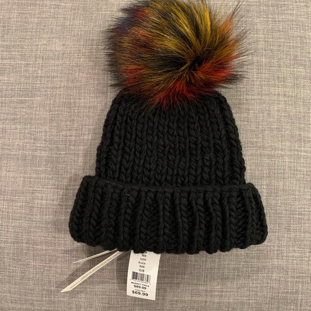 Kyi Kyi pompom beanie hat